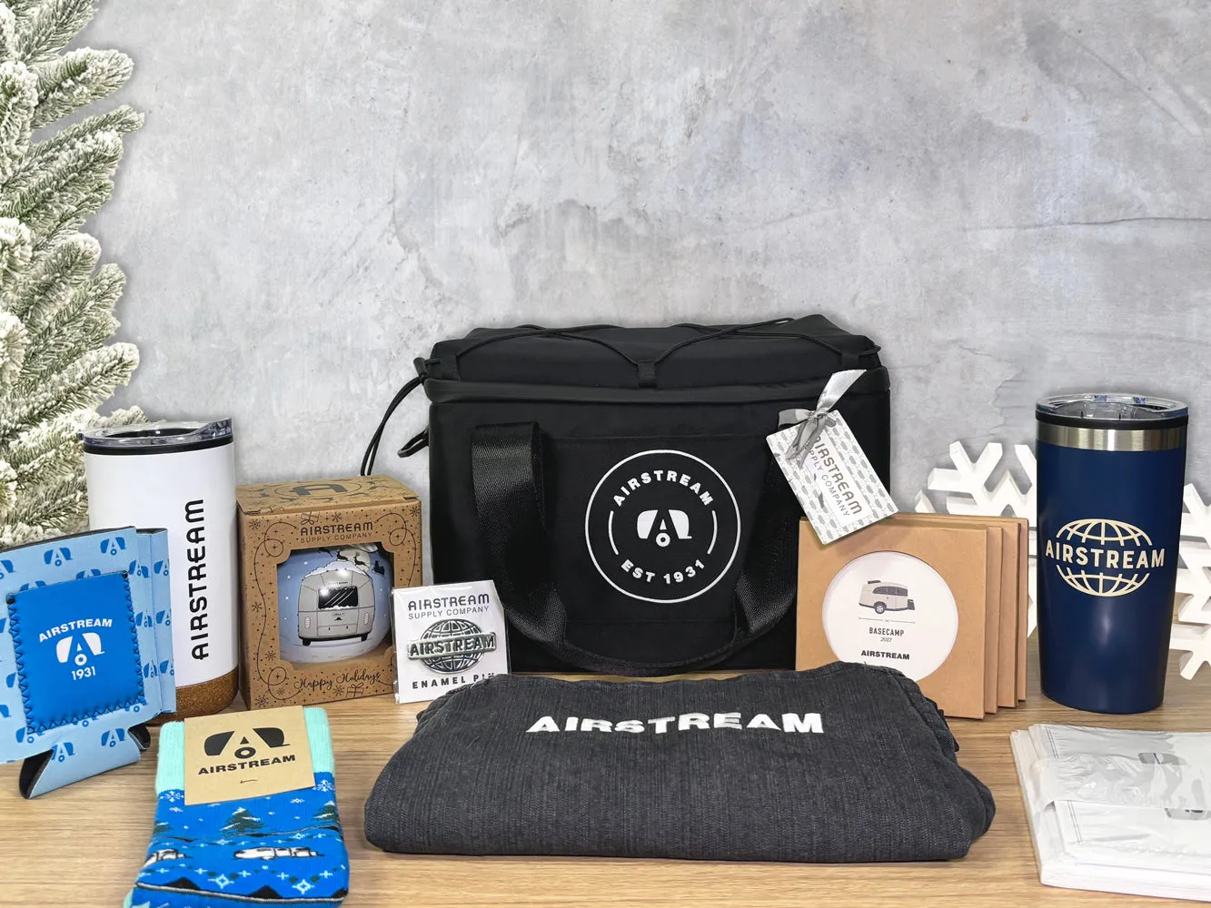 Airstream Lover Holiday Gift Cooler Bundle