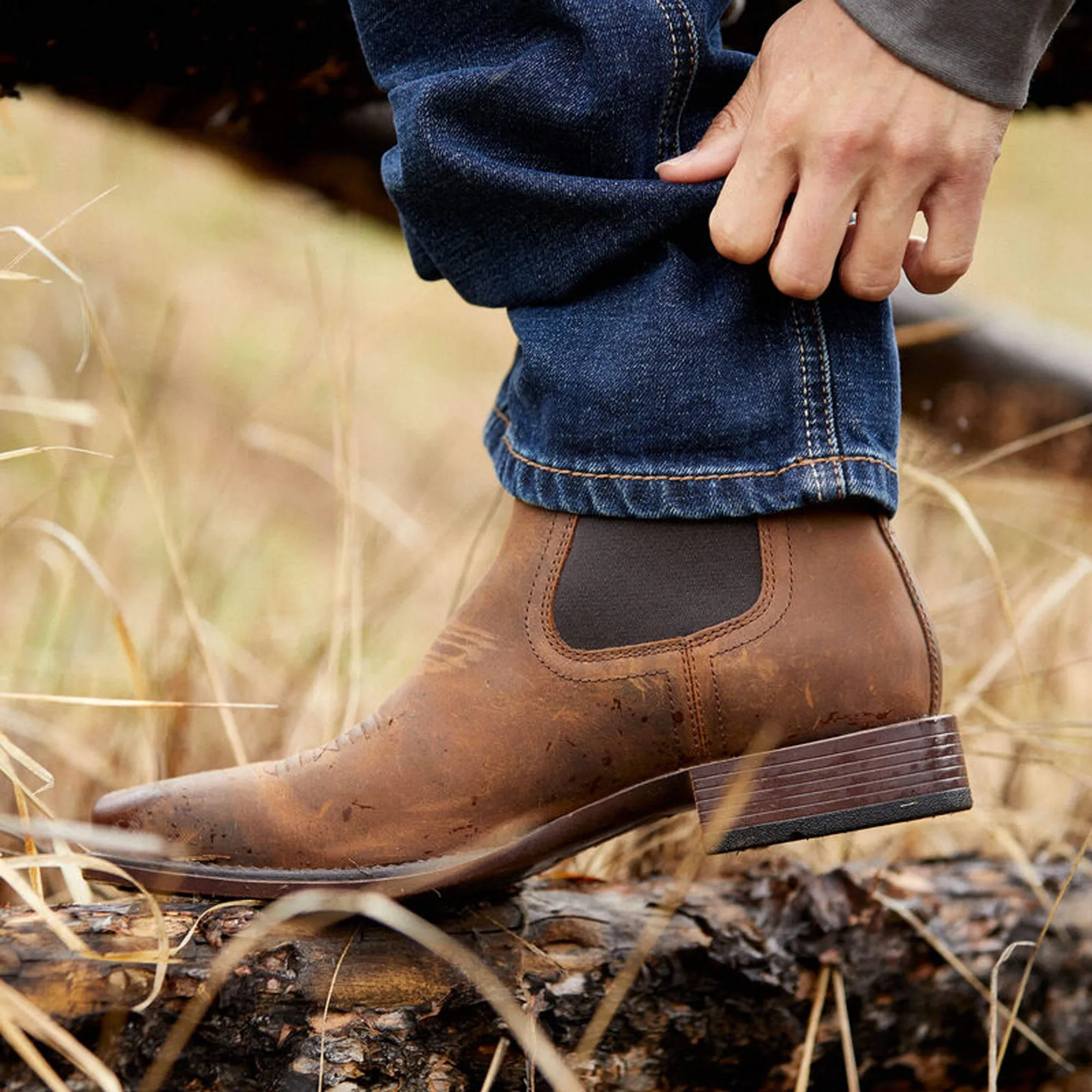 Ariat Mens Booker Ultra Square Toe Boot - Oily Distressed Tan