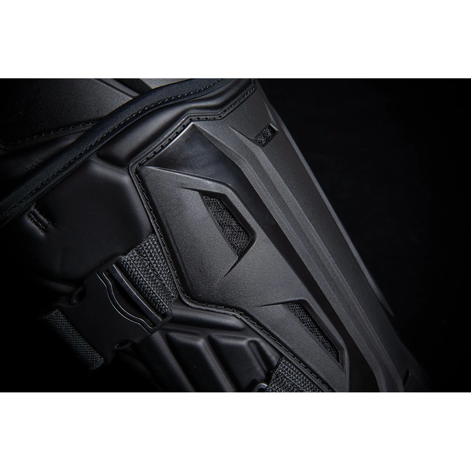ICON Field Armor 3™ Knees